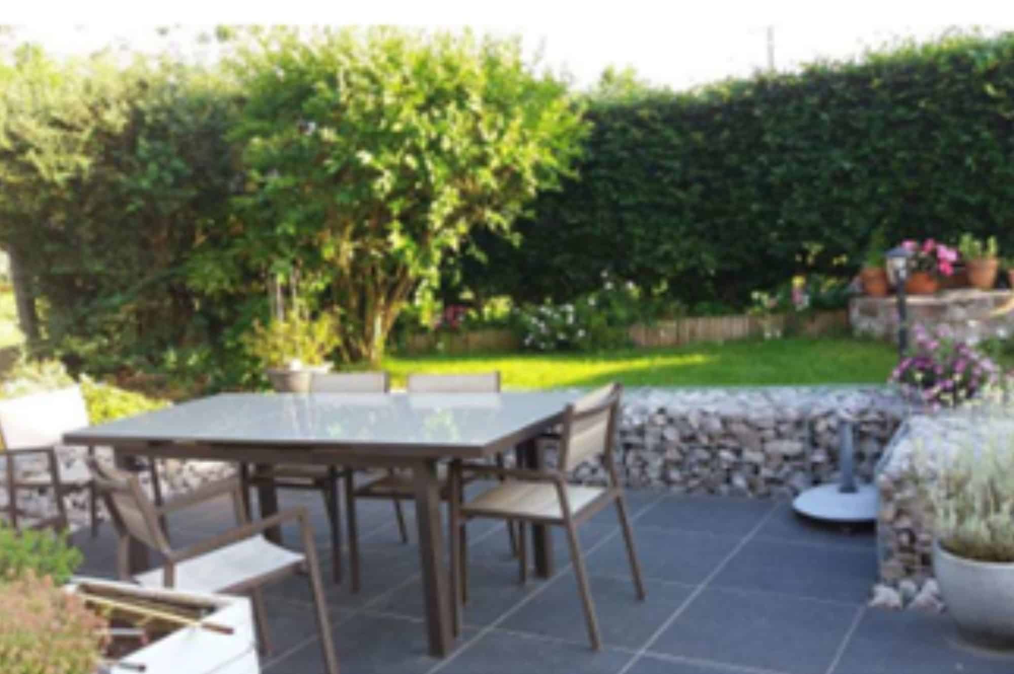 a louer maison village charmant jardin genech